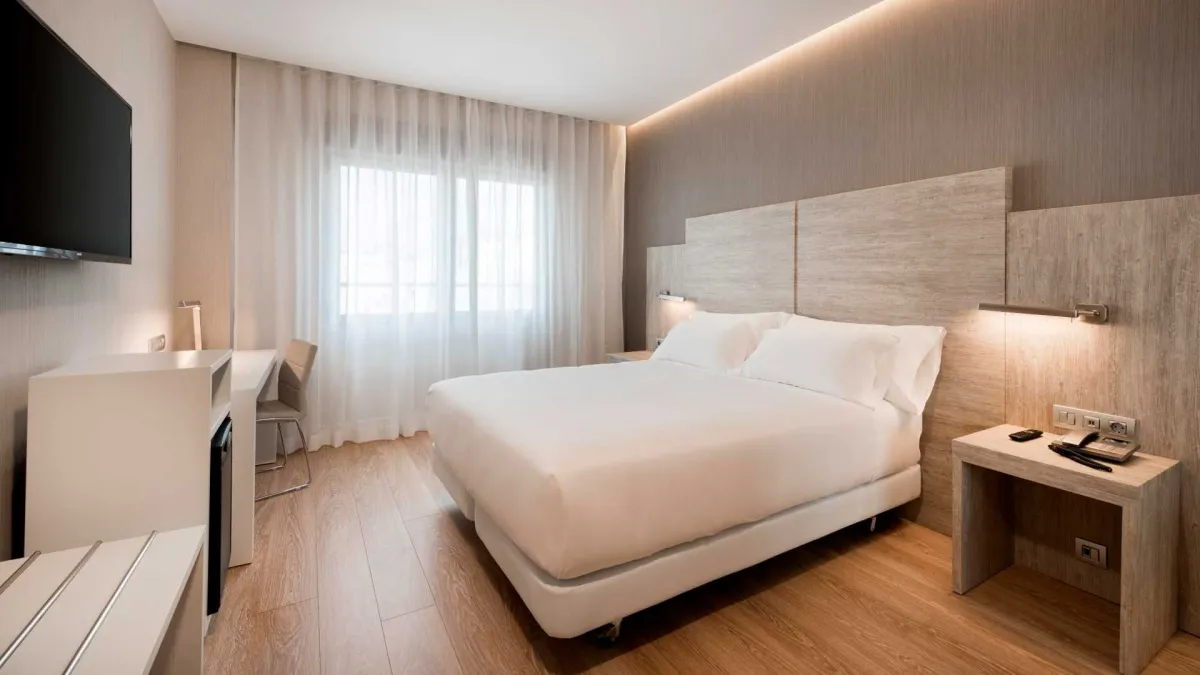 Habitación 502 del NH Madrid Chamberí con el revestimiento iNfeel de Elite